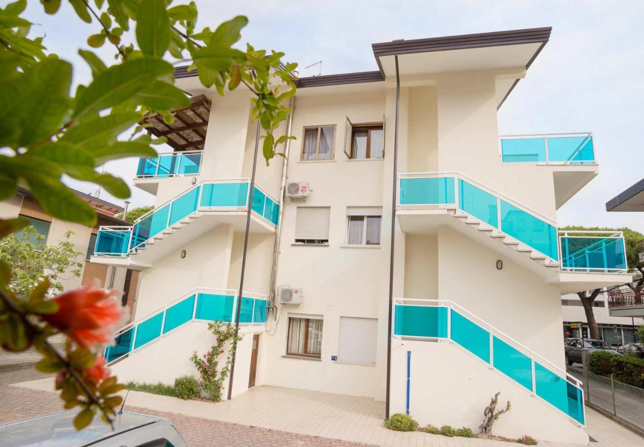 Bilocali Casa De Lazzari - Piazza Brescia - Adria Holiday Jesolo - Family Apartments Exteriör bild